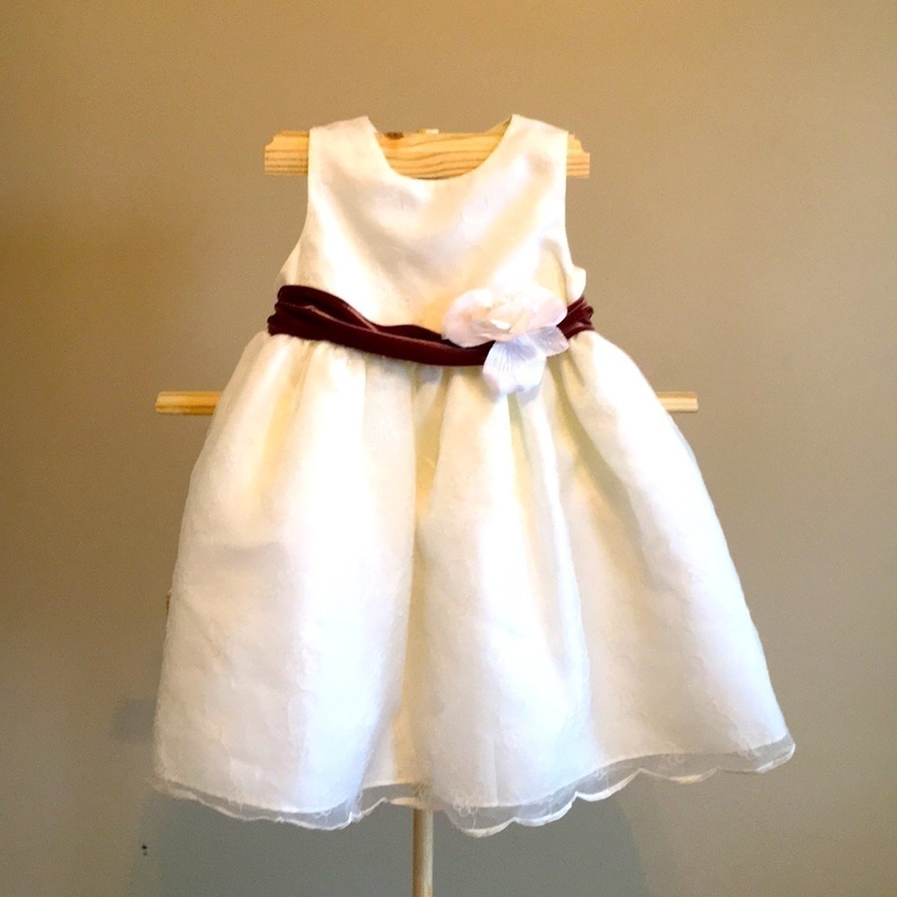 QUE Hermosa Ivory Party Dress. P/A1063/2